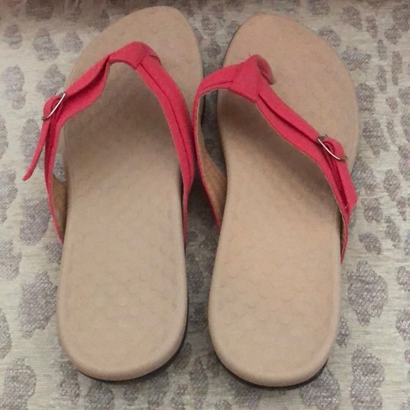 Vionic sandals with buckle - Picture 4 of 5